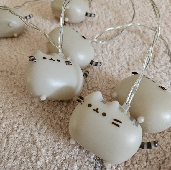 Pusheen String Lights - Picture 3 of 4